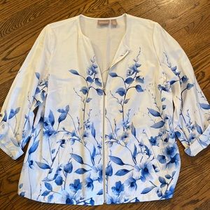 Chico’s zip top, white with blue floral. Size 1 (M/8). Excellent condition!